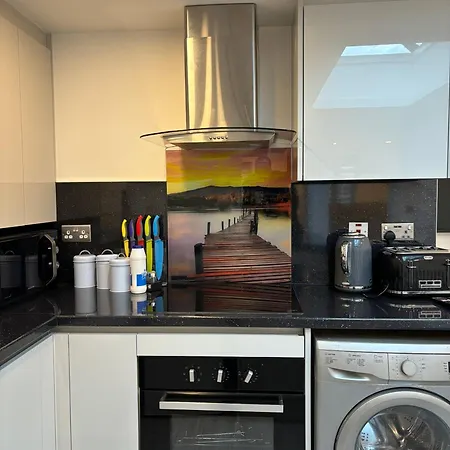Newly Build 2Br Property With Free Parking High Wycombe Exterior photo
