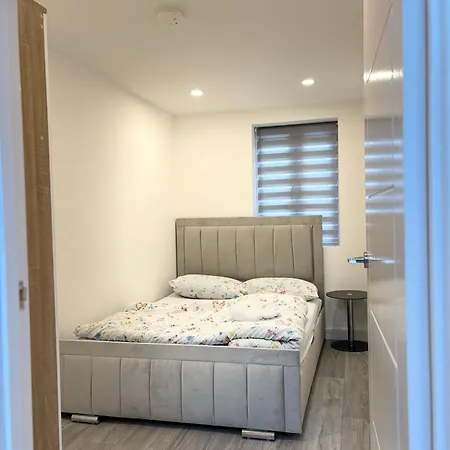 Newly Build 2Br Property With Free Parking High Wycombe Exterior photo