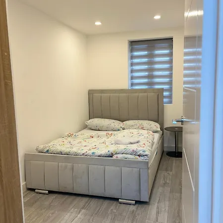 Newly Build 2Br Property With Free Parking High Wycombe Exterior photo