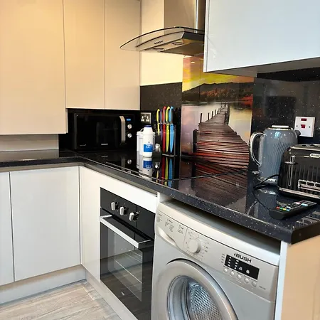 Newly Build 2Br Property With Free Parking High Wycombe Exterior photo