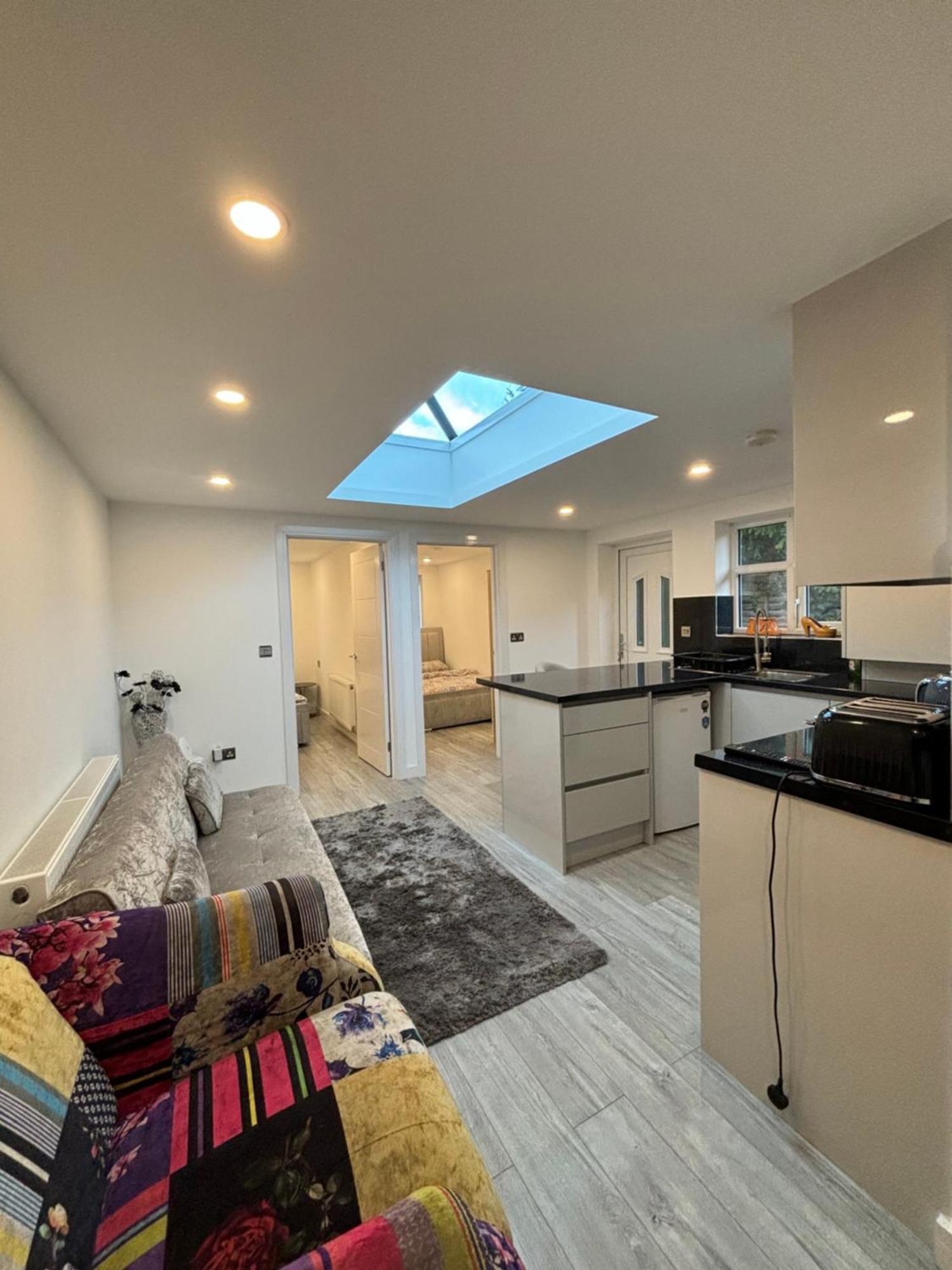 Newly Build 2br * High Wycombe