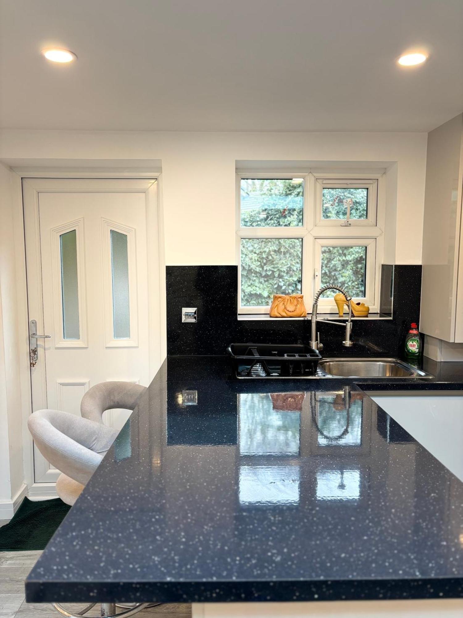 Newly Build 2br * High Wycombe